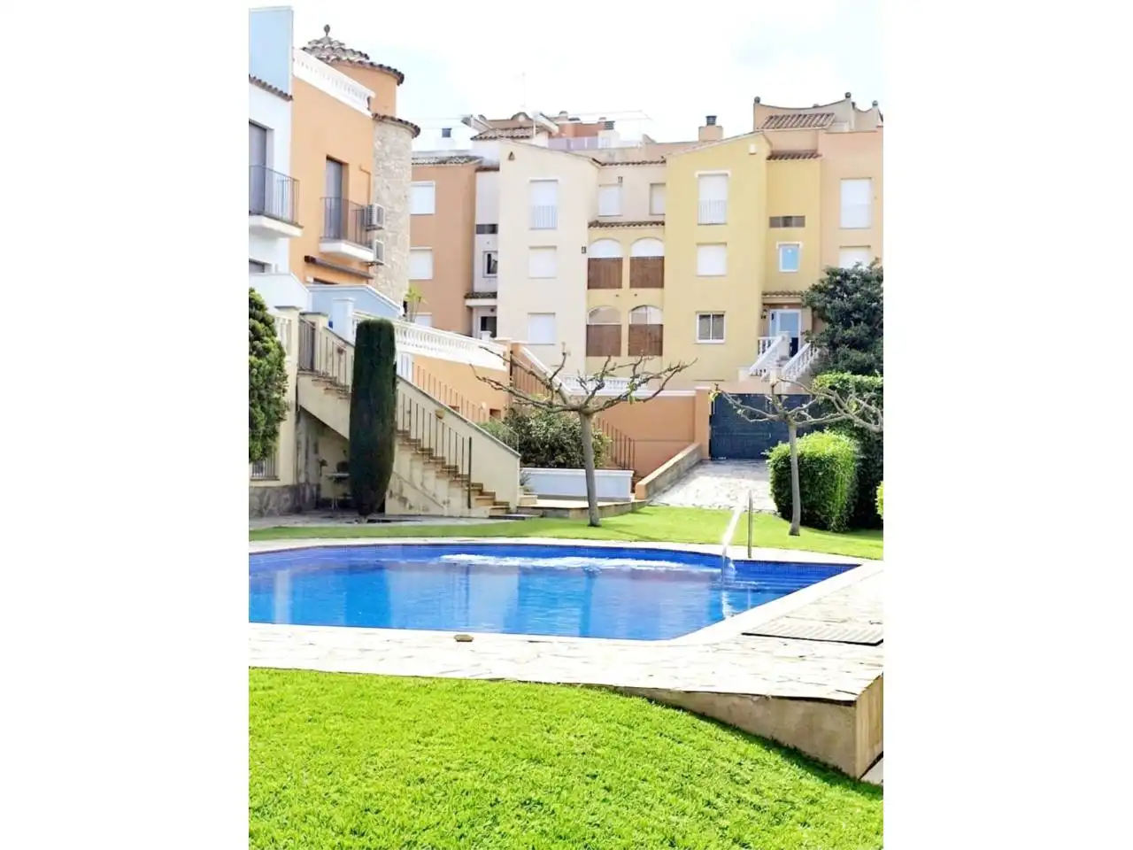 House with pool for sale in Muga - Gran Reserva - Badia