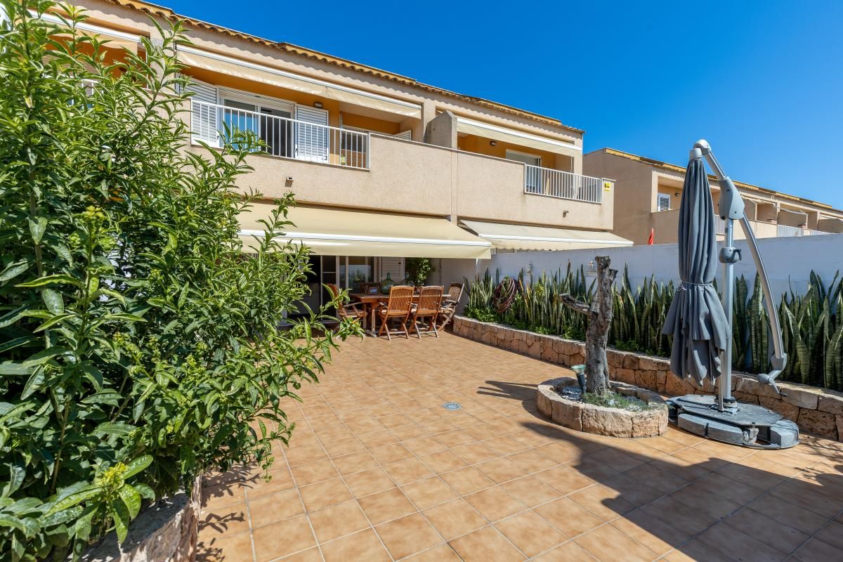 Casa adosada en venta en Ses Figueretes - Platja d'en Bossa - Cas Serres