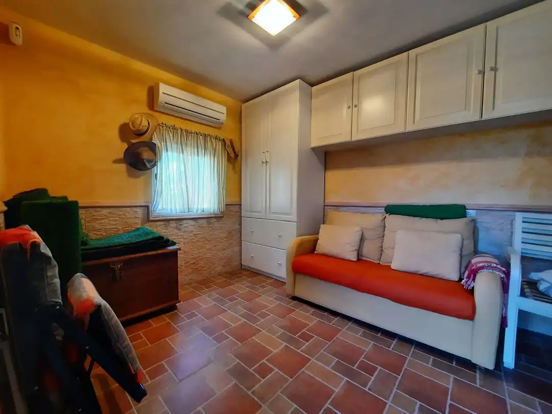Sala d'estar de Casa o xalet en venda en Escalona amb Aire condicionat, Calefacció i Jardí privat