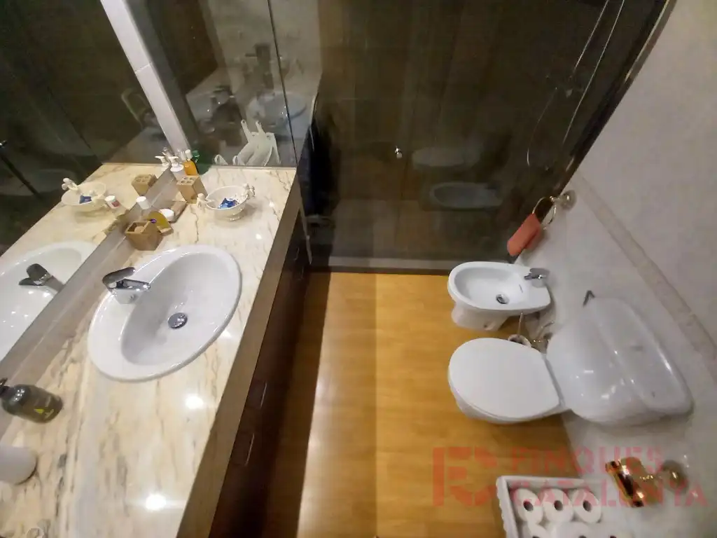 Bany de Pis en venda en Girona