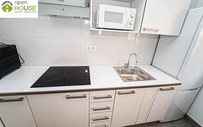 Kitchen of Flat to rent in  Granada Capital  with Air Conditioner