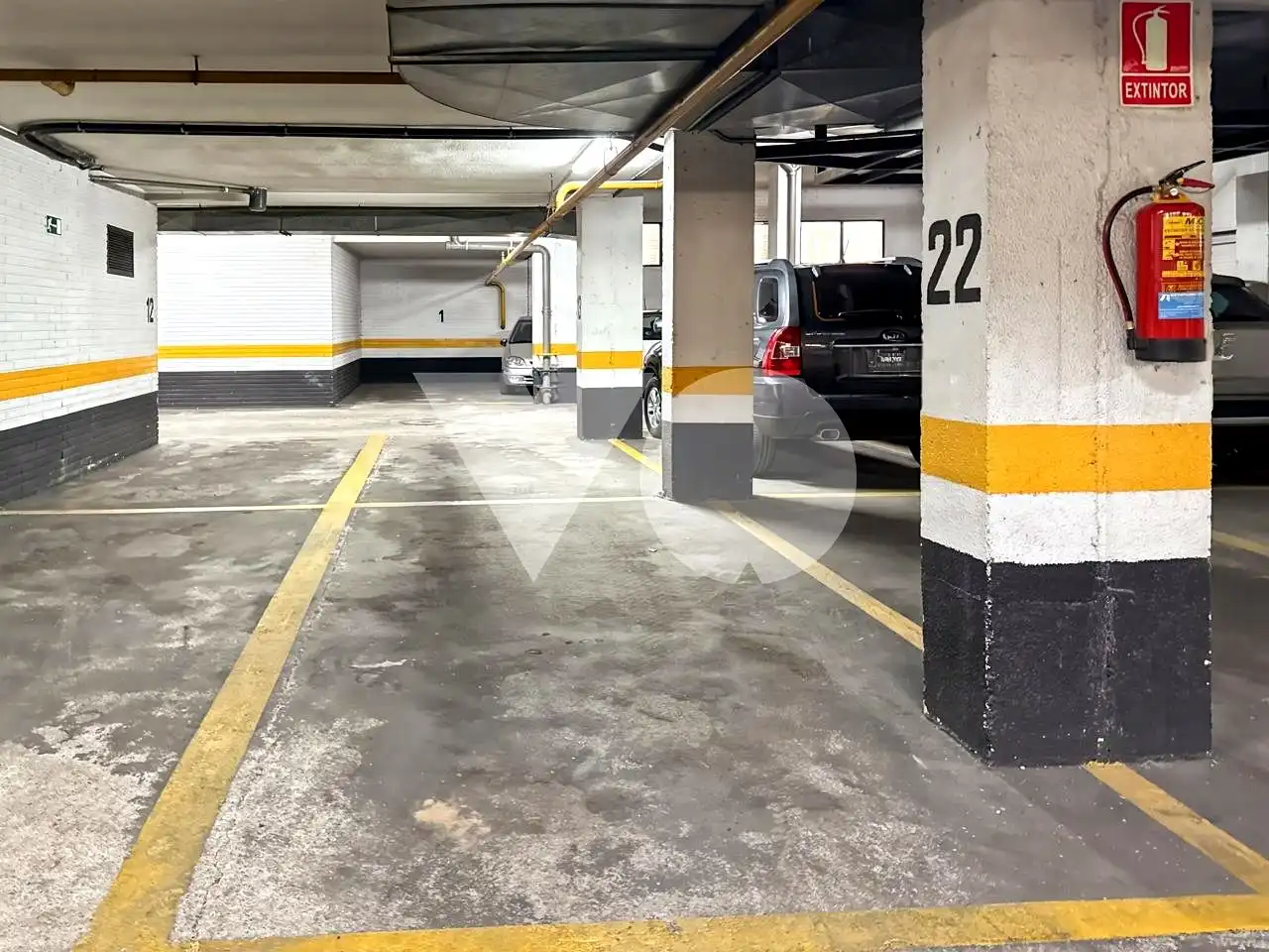 Parking de Piso en venta en Madrid con Calefacción y Terraza