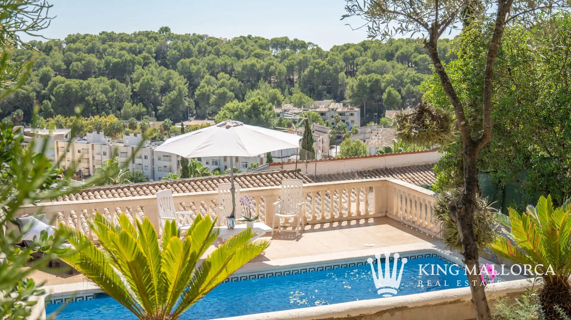 Außenansicht von Einfamilien-Reihenhaus zum Verkauf in Calvià mit Klimaanlage, Heizung und Privatgarten