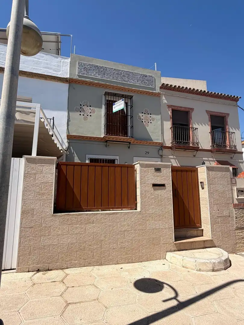 Vista exterior de Casa o xalet en venda en Morón de la Frontera