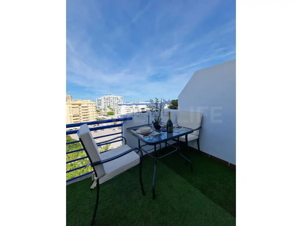 Terrasse von Maisonette zum Verkauf in Benalmádena mit Klimaanlage, Privatgarten und Terrasse