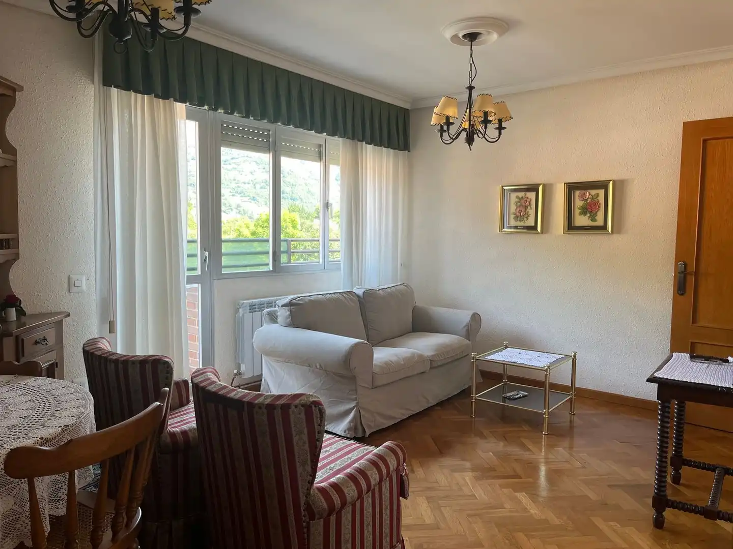 Sala d'estar de Pis en venda en Teverga amb Calefacció, Terrassa i Traster