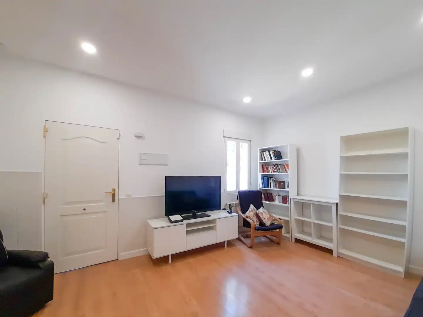 Living room of Detached homes for rent in Madrid  with Heating, Private garden and Parquet flooring