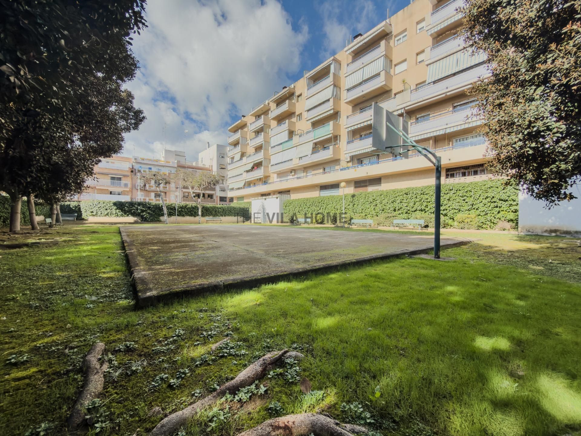 Vista exterior de Pis en venda en Vilanova i la Geltrú amb Aire condicionat i Calefacció