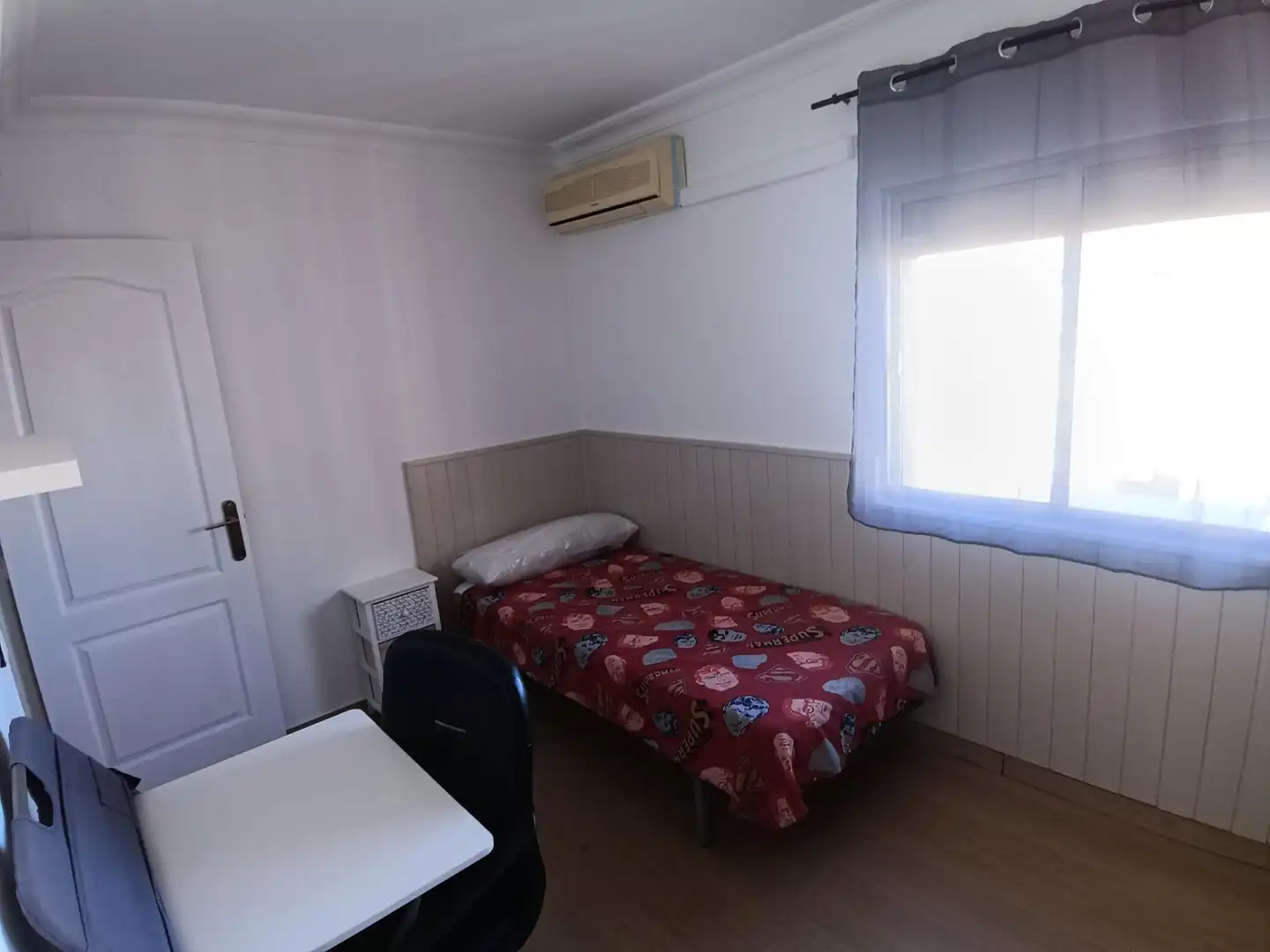 Dormitori de Pis en venda en Huelva amb Aire condicionat i Terrassa