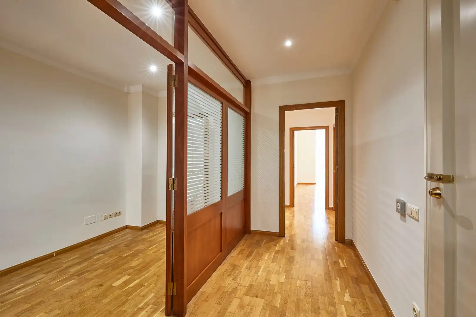 Planta baja en venta en Barcelona con Aire acondicionado, Terraza y Balcón