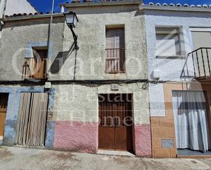 Vista exterior de Casa adosada en venda en Torre de Santa María