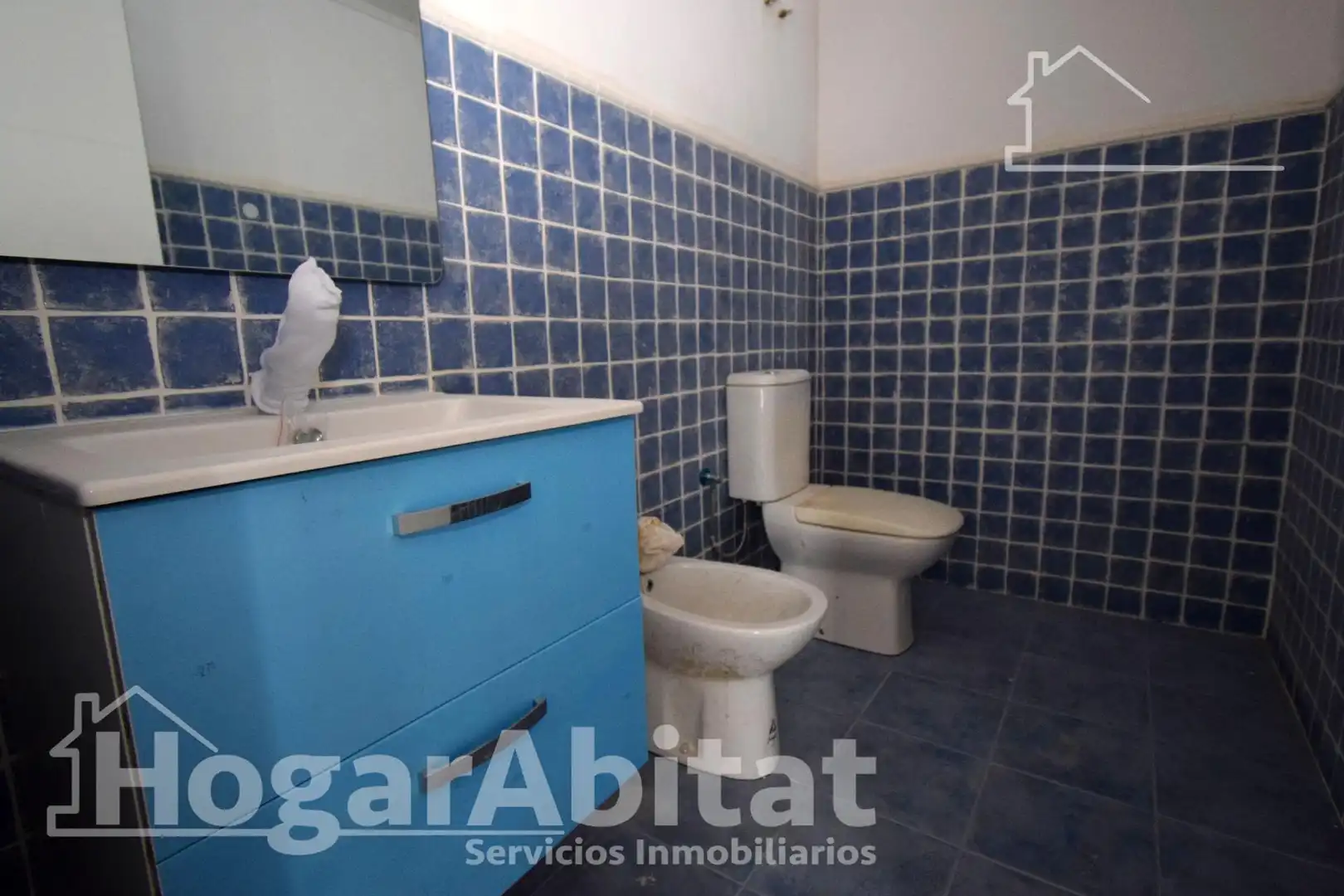 Bany de Casa o xalet en venda en Chiva amb Aire condicionat, Calefacció i Jardí privat