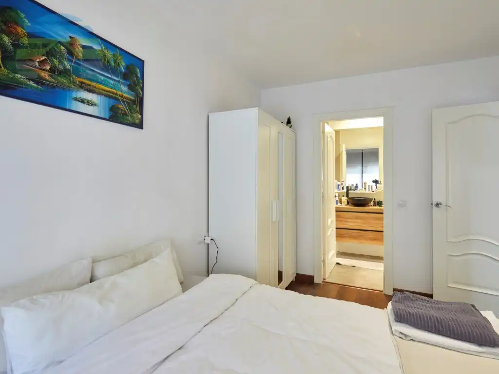 Schlafzimmer von Wohnung zum Verkauf in Barcelona mit Klimaanlage und Heizung