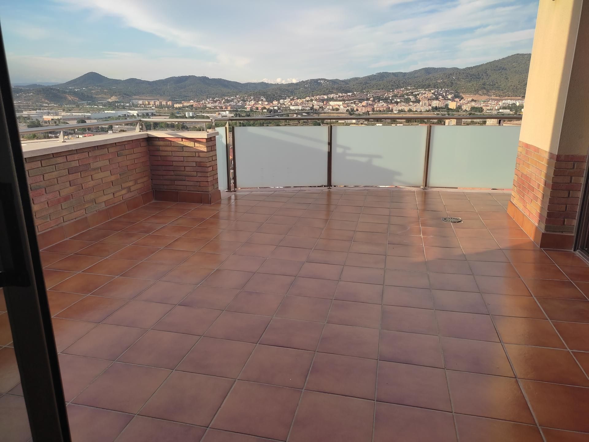 Terrassa de Àtic en venda en Sant Vicenç Dels Horts amb Calefacció, Terrassa i Forn