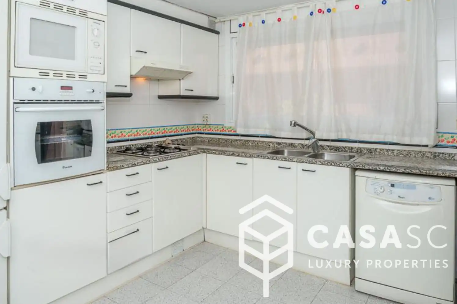 Cocina de Casa adosada de alquiler en Sant Cugat del Vallès con Calefacción, Terraza y Trastero