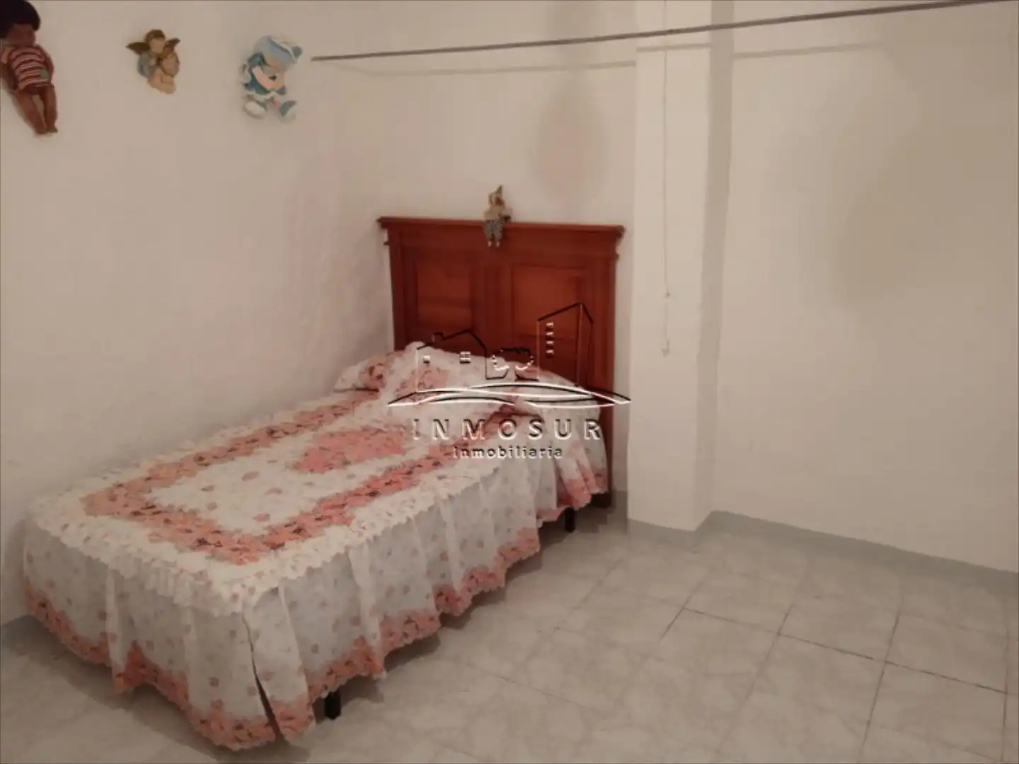 Dormitori de Casa o xalet en venda en Lucena amb Piscina