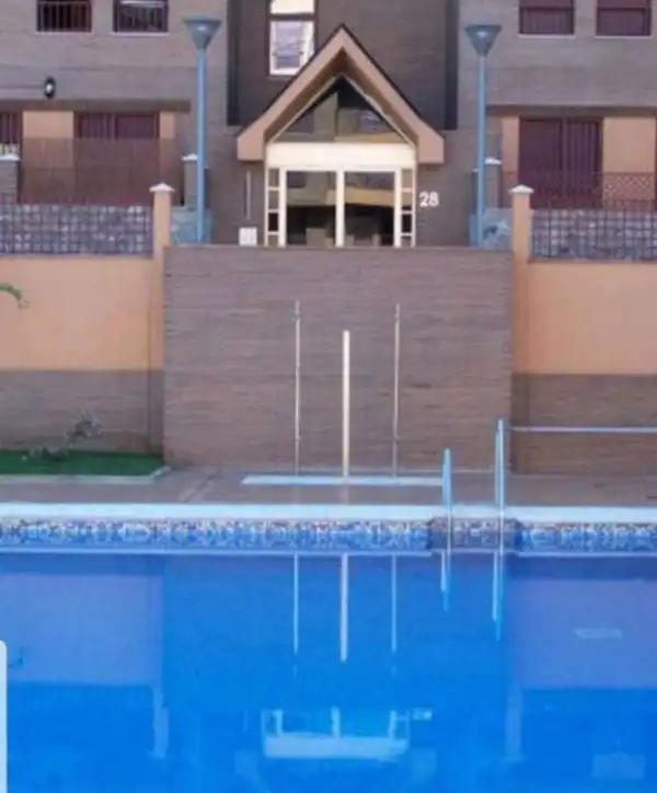 Piscina de Ático en venta en Granada con Aire acondicionado, Calefacción y Parquet