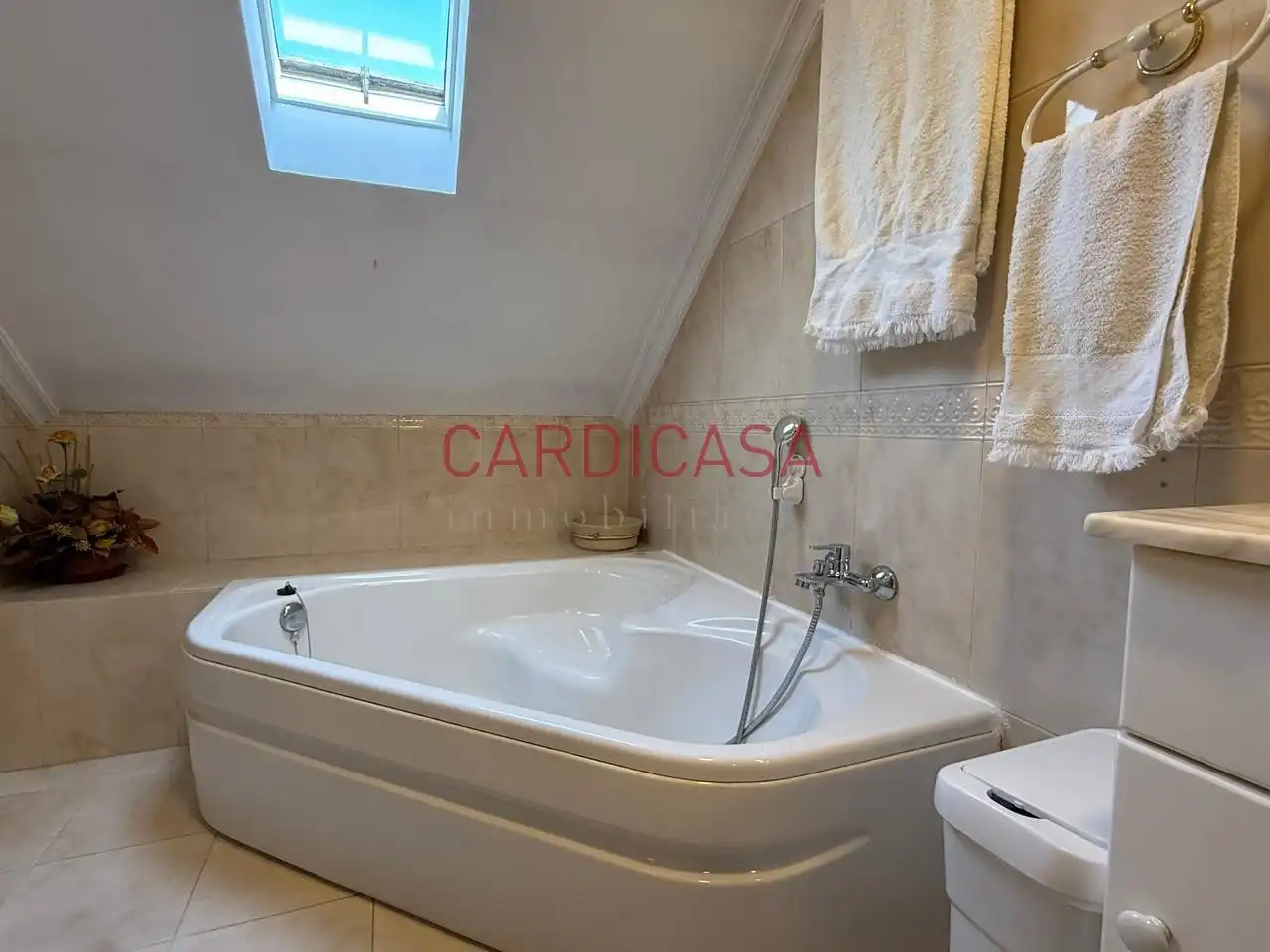 Baño de Dúplex en venta en Vigo  con Calefacción, Parquet y Terraza