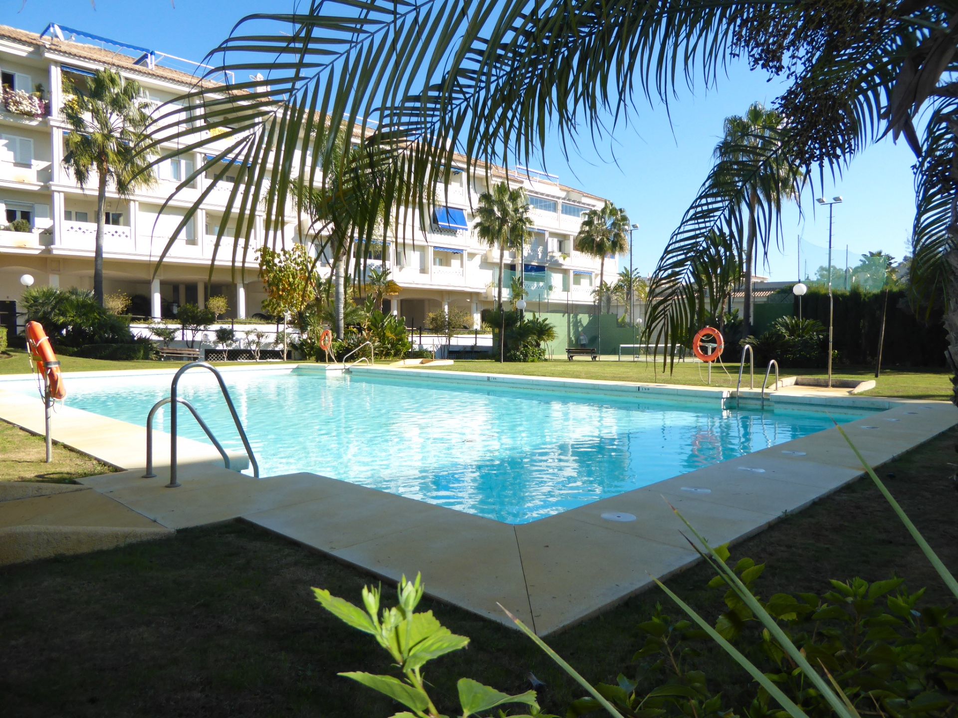 Swimming pool of Apartment to rent in Torremolinos  with Air Conditioner, Terrace and Furnished