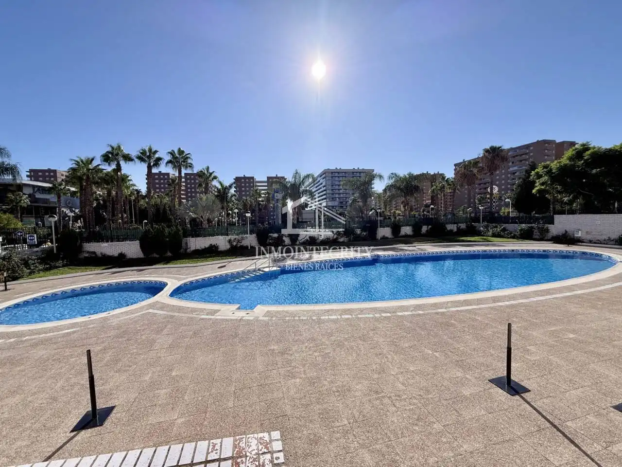 Apartamento con piscina en venta en Avenida Central, imagen 52