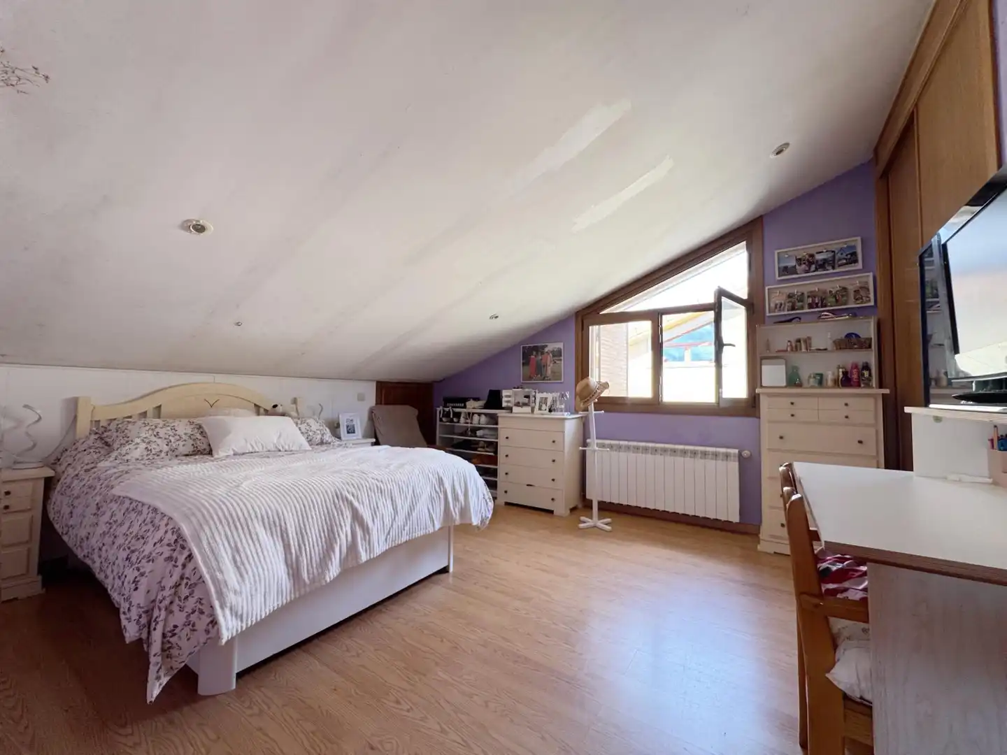 Bedroom of Houses for sale in Lalín  with Heating, Private garden and Furnished