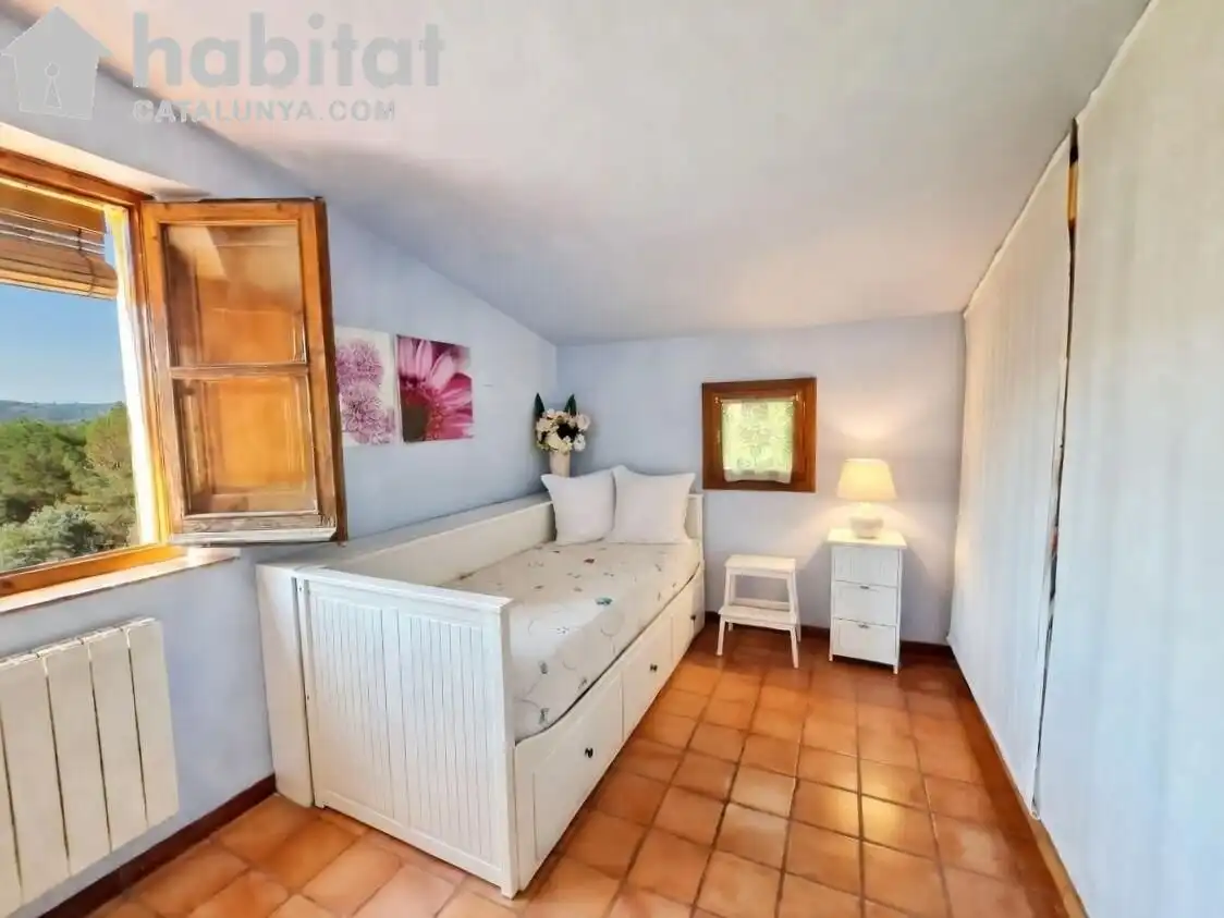 Habitación de Casa o chalet en venta en Sant Esteve Sesrovires con Aire acondicionado, Calefacción y Jardín privado