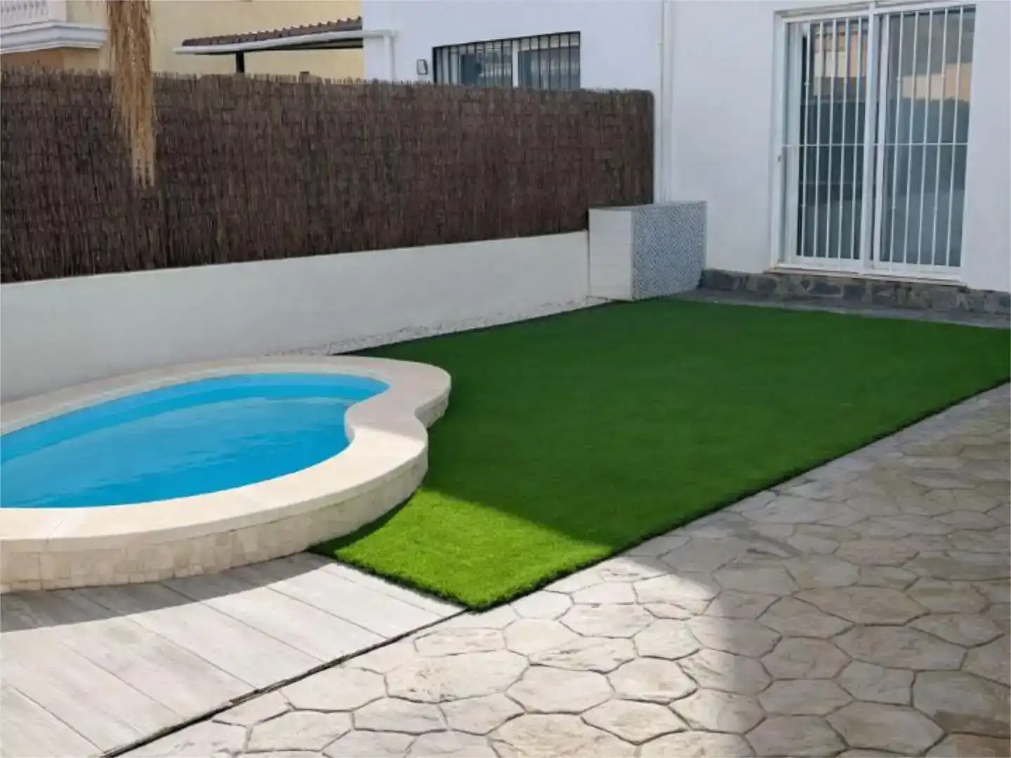 Piscina de Casa o xalet de lloguer en La Pobla de Vallbona amb Aire condicionat i Piscina