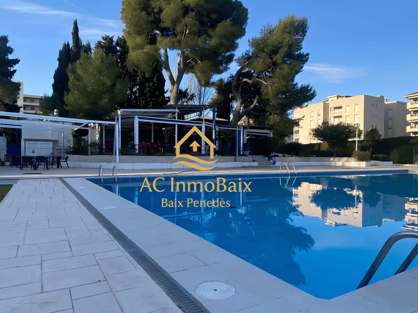 Piscina de Apartament en venda en Calafell amb Aire condicionat, Terrassa i Traster