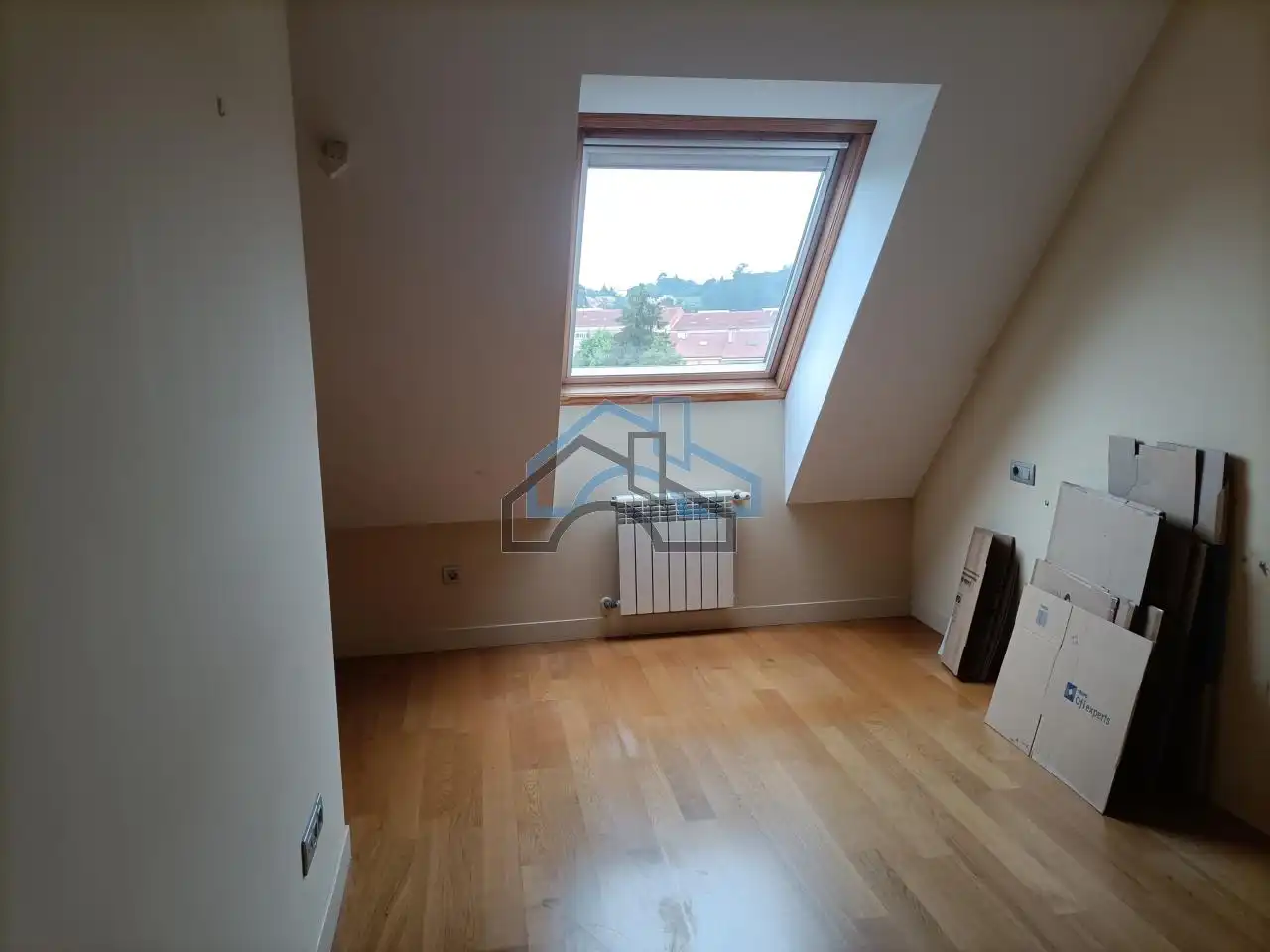 Schlafzimmer von Dachboden zur Miete in Cambre  mit Heizung, Parkett und Terrasse