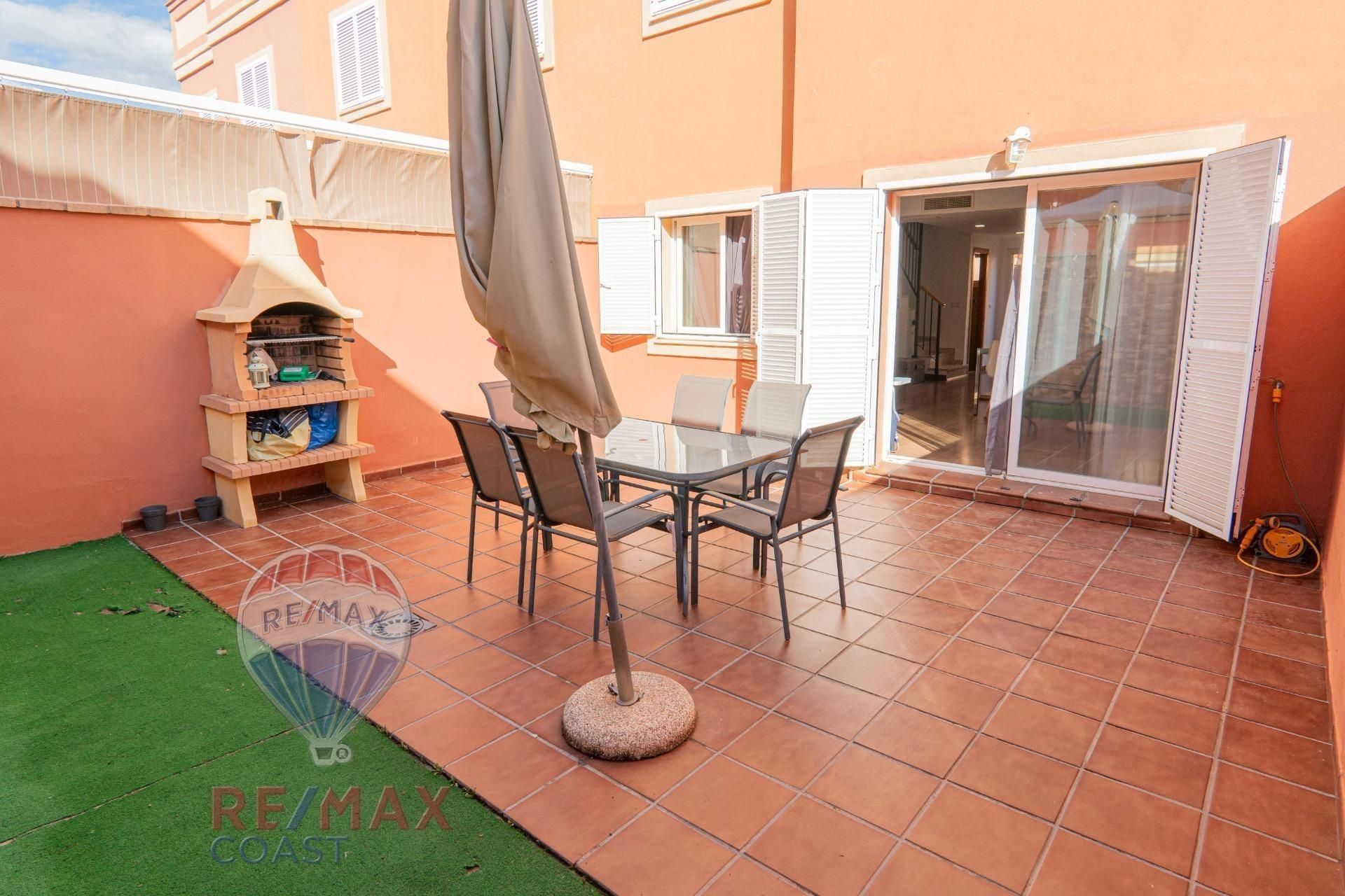 Terrassa de Casa adosada en venda en Vélez-Málaga amb Aire condicionat, Jardí privat i Terrassa