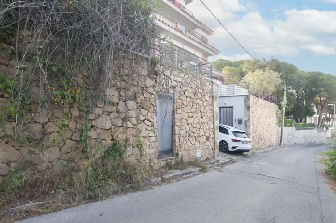 Villa con giardino in vendita a Garbí 22, imagen 2