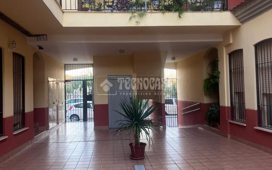 Foto 1 de Piso en venta en Gelves, Sevilla