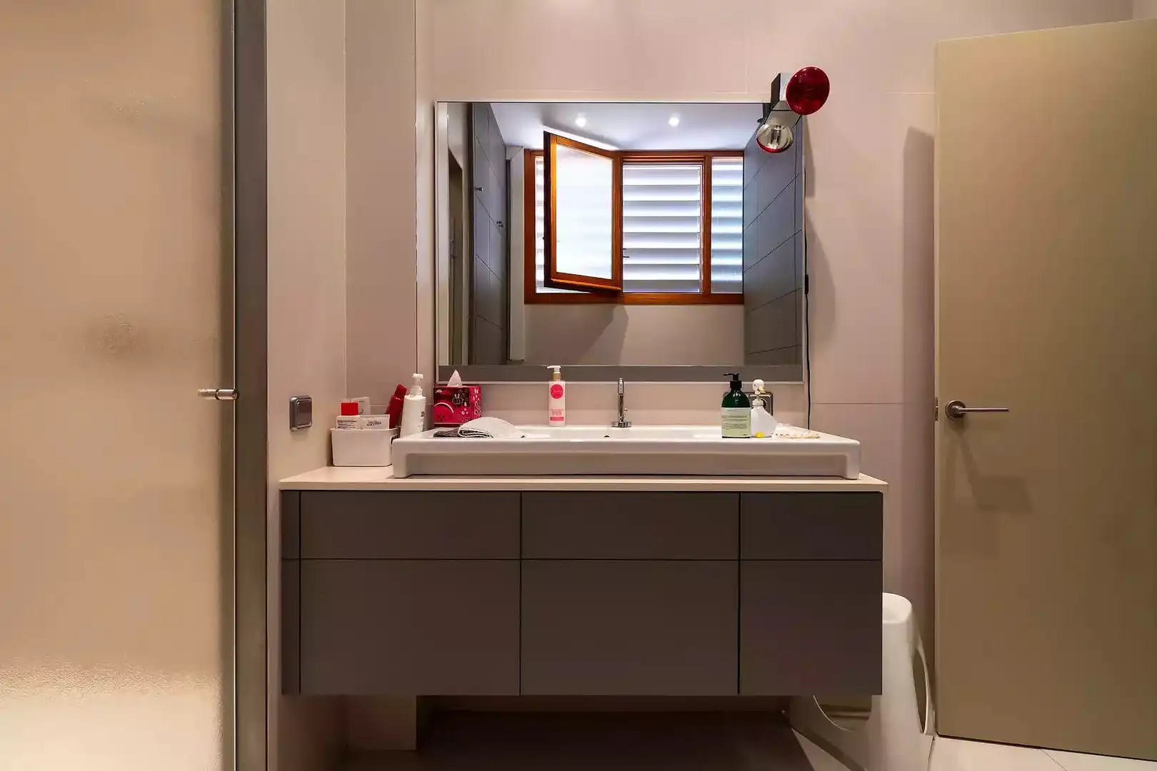 Bathroom of Houses for sale in Banyoles  with Swimming Pool and Furnished