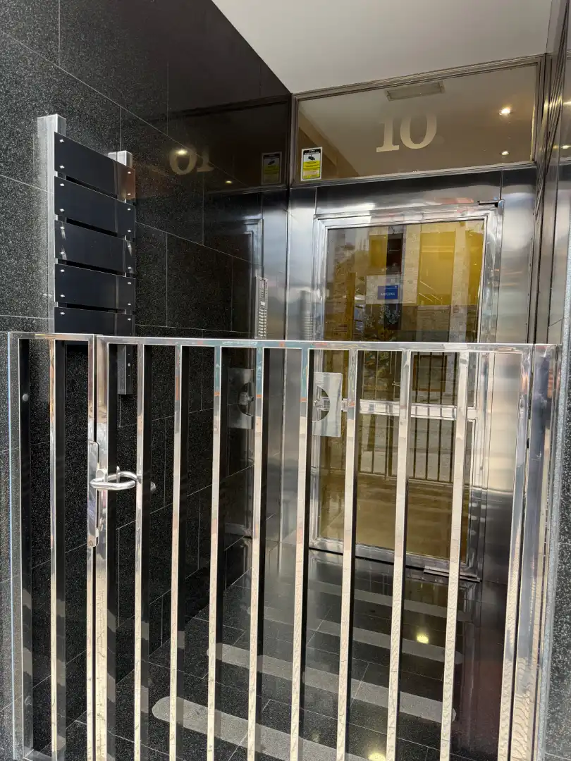 Wohnung mit Aufzug zum Verkauf in Calle Gascona 10, imagen 2