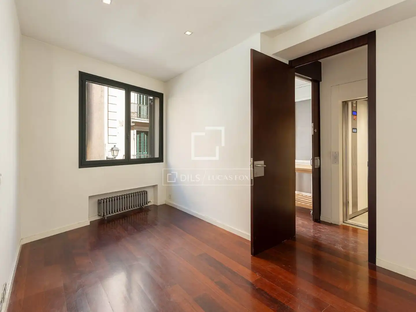 Houses for sale in Barcelona  with Air Conditioner, Terrace and Storage room