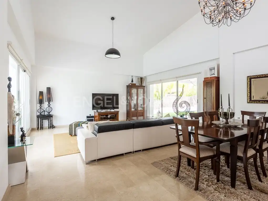 Sala d'estar de Casa o xalet de lloguer en Bétera amb Aire condicionat, Calefacció i Jardí privat