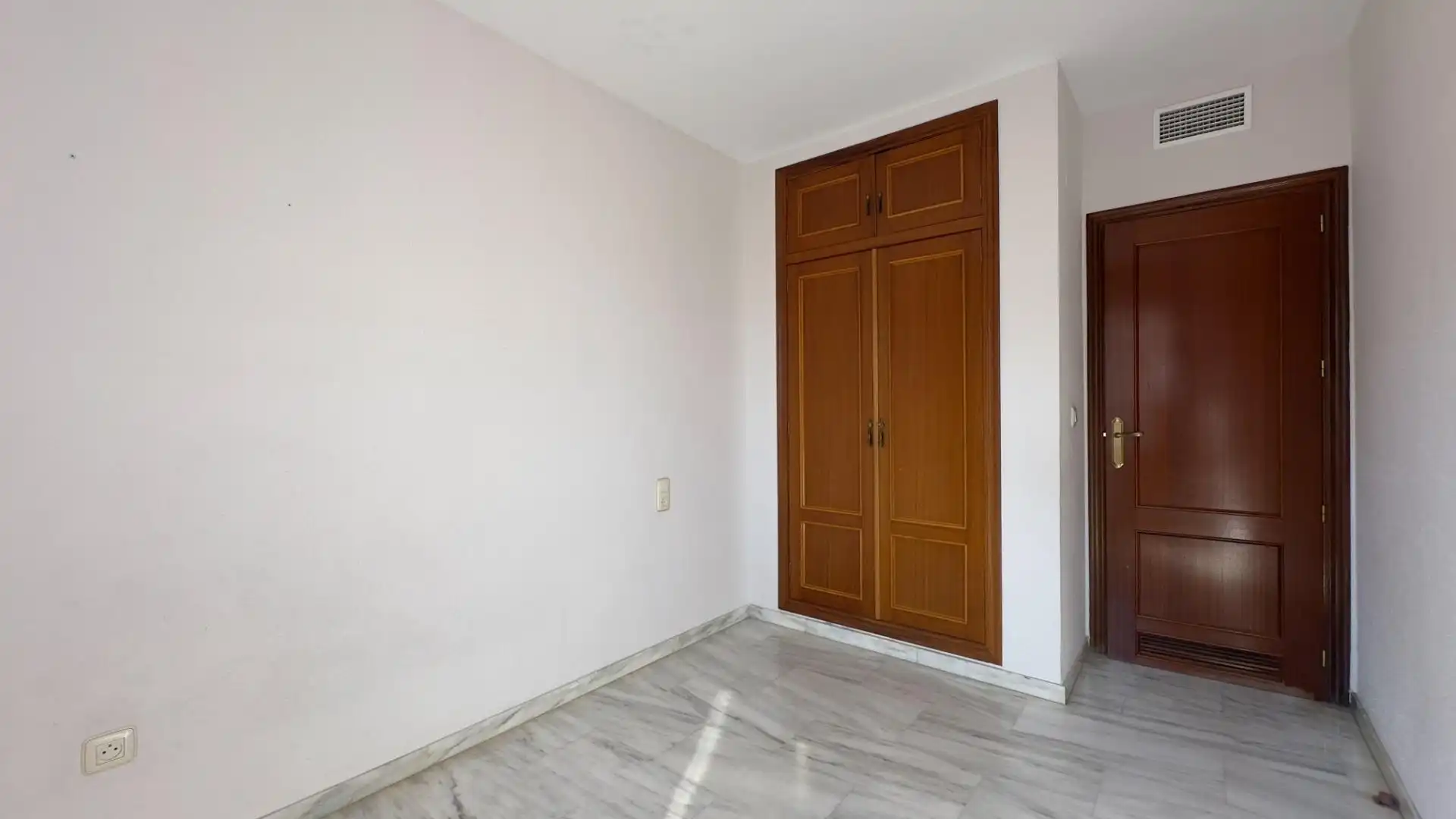 Dormitori de Pis en venda en Córdoba amb Aire condicionat, Calefacció i Terrassa