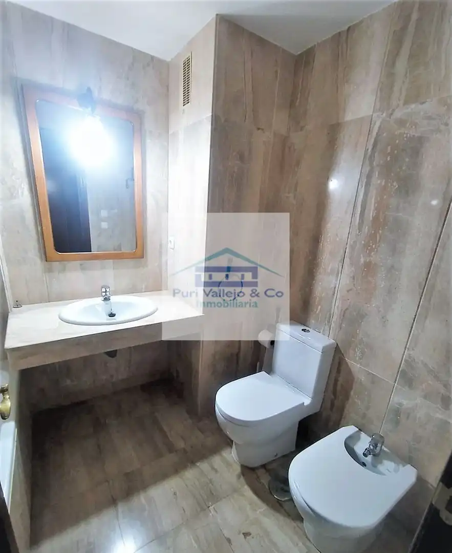Baño de Piso de alquiler en Córdoba con Aire acondicionado, Calefacción y Balcón