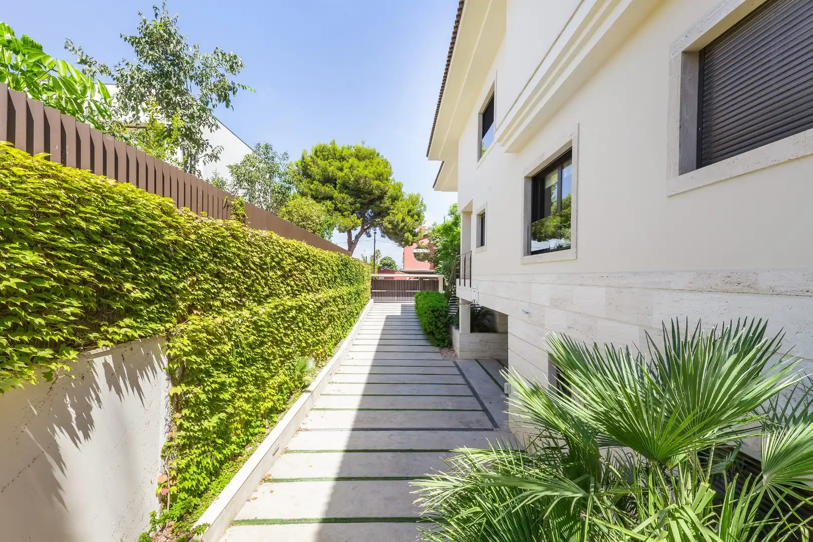 Vista exterior de Casa o xalet en venda en Alicante / Alacant amb Piscina