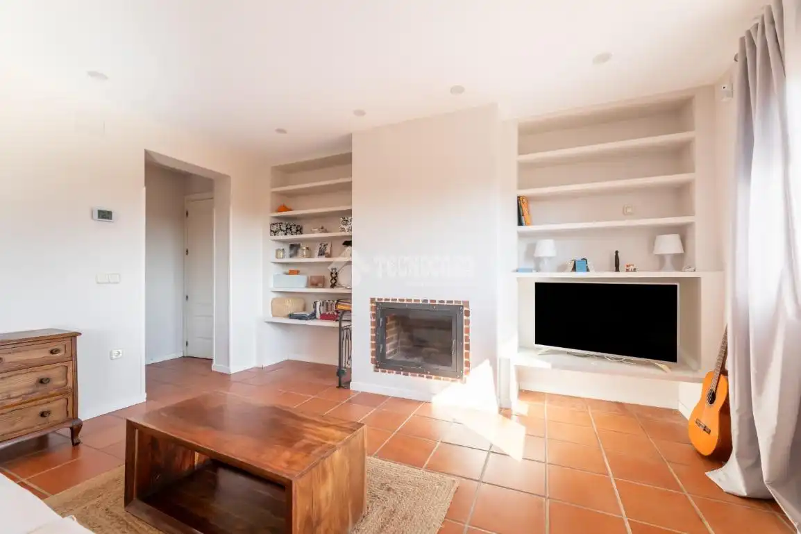Sala d'estar de Casa o xalet en venda en Torrelodones amb Calefacció, Jardí privat i Terrassa