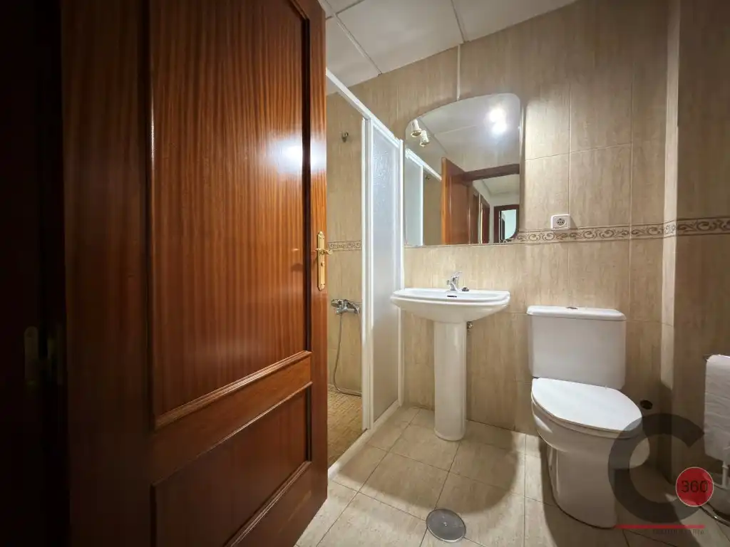 Bathroom of Flat for sale in Badajoz