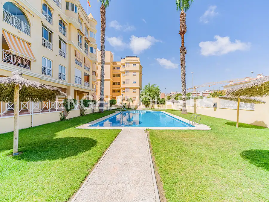 Piscina de Àtic en venda en Alicante / Alacant amb Aire condicionat, Calefacció i Terrassa