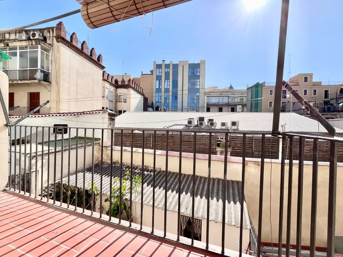 Exterior view of Flat for sale in Barcelona  with Parquet flooring, Oven and Balcony
