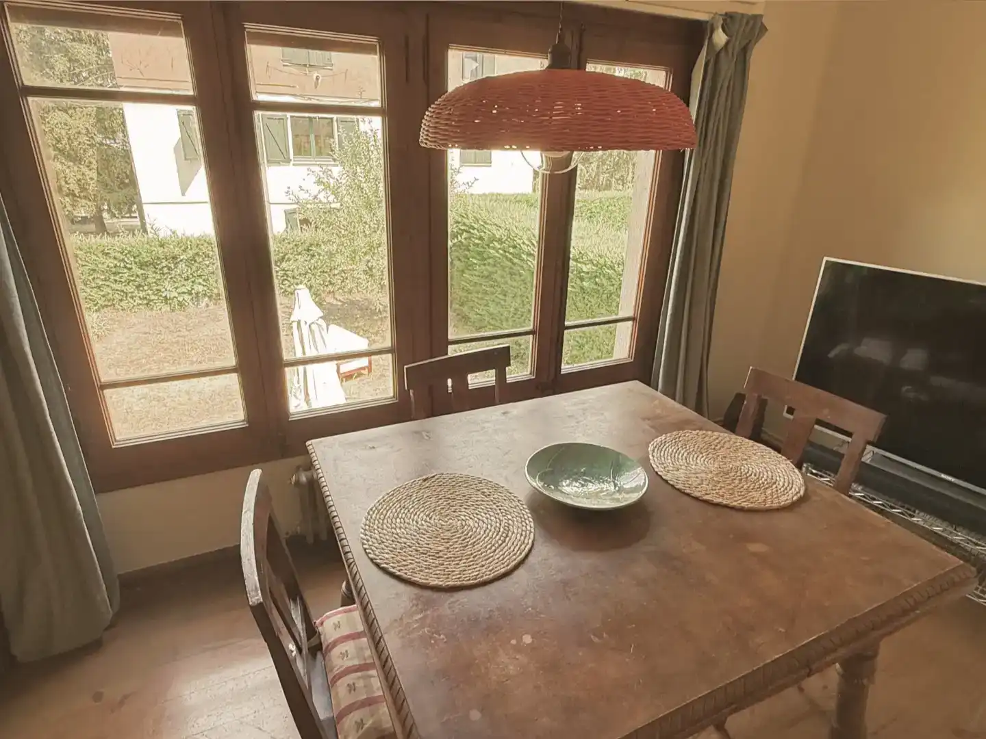 Esszimmer von Country house zur Miete in Alp mit Privatgarten, Parkett und Möbliert