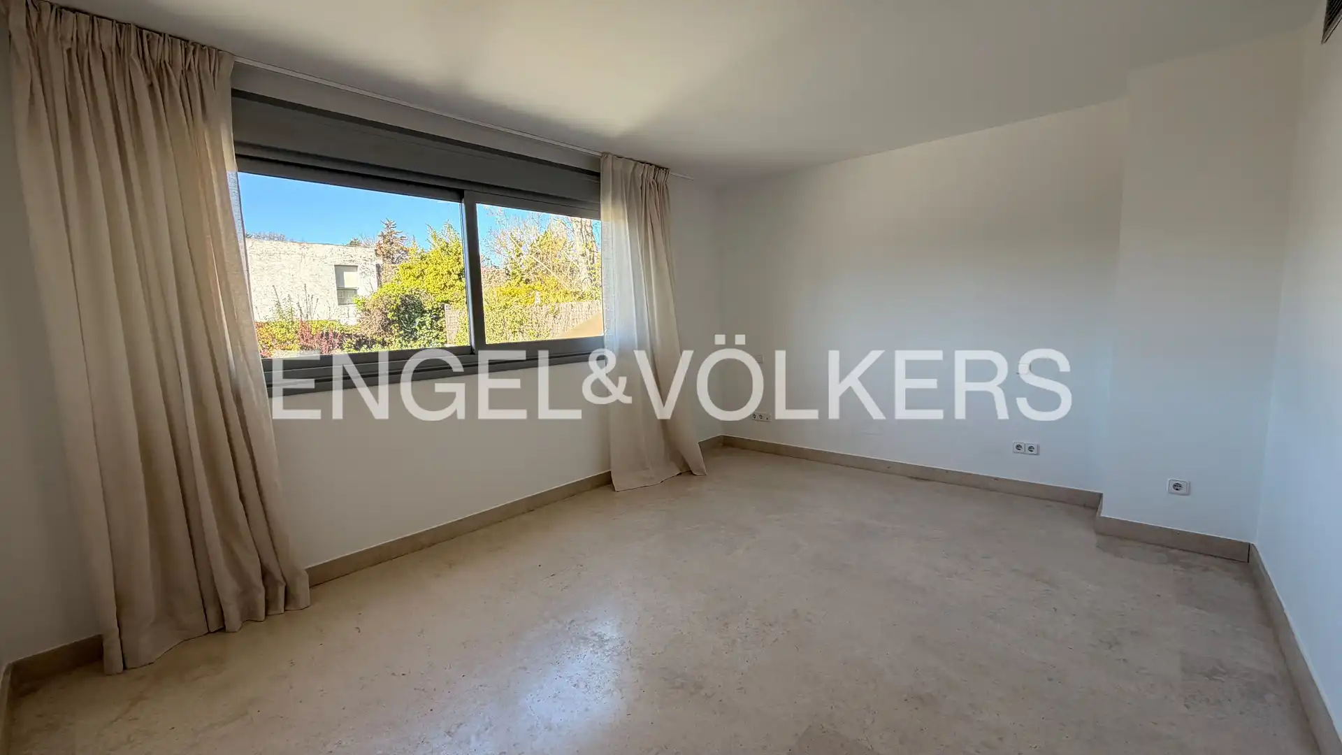 Dormitori de Casa o xalet de lloguer en La Moraleja amb Aire condicionat, Calefacció i Terrassa