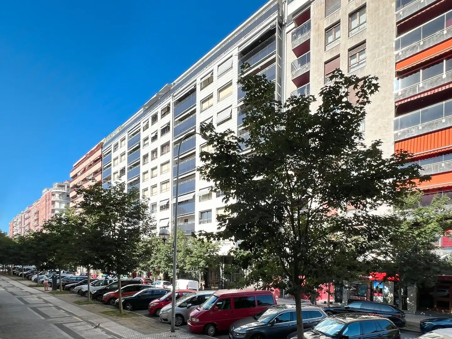 Vista exterior de Pis en venda en Donostia - San Sebastián  amb Calefacció