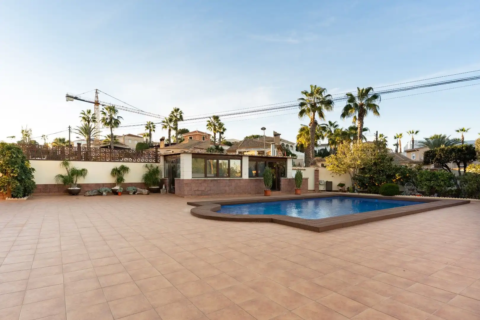 Vista exterior de Casa o xalet en venda en Torrevieja amb Aire condicionat, Calefacció i Jardí privat