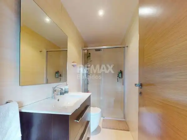 Bathroom of Attic for sale in Vigo   with Heating, Parquet flooring and Terrace