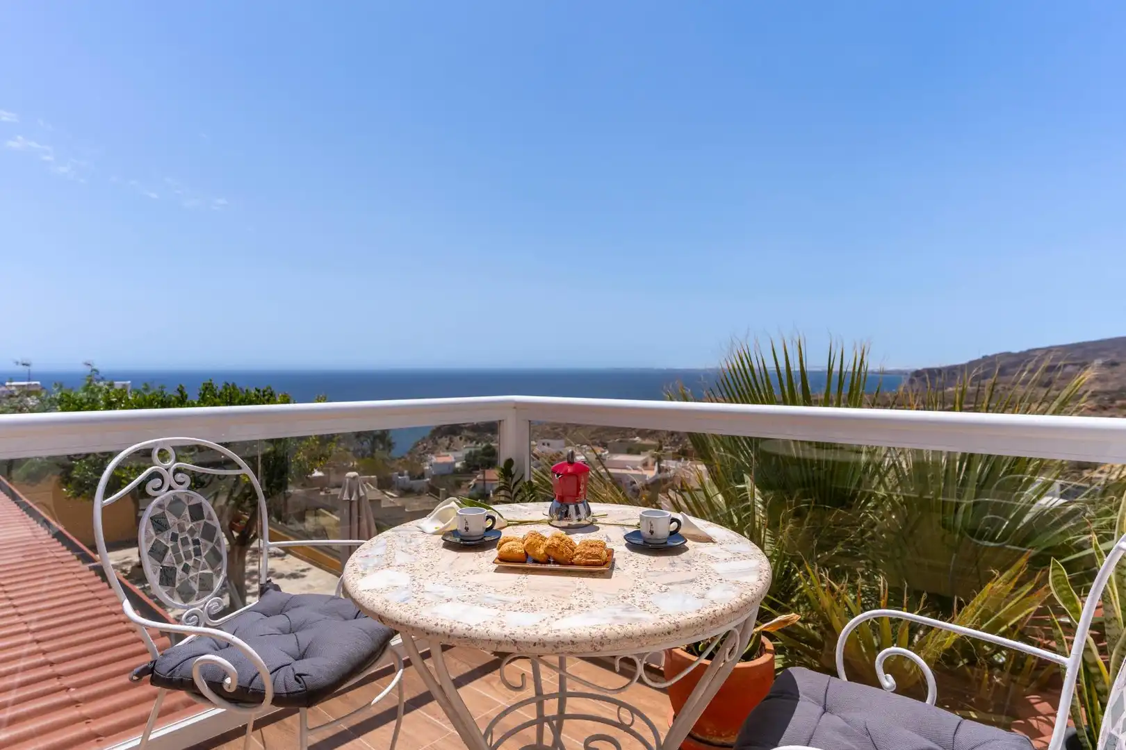 Terrassa de Casa o xalet en venda en  Almería Capital amb Aire condicionat, Calefacció i Jardí privat