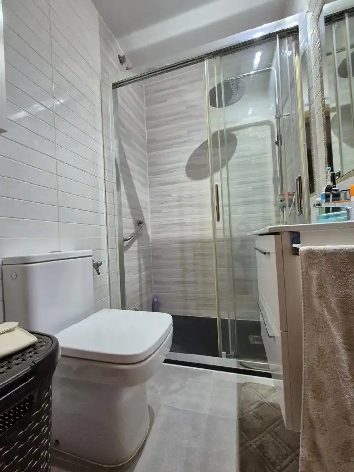 Bathroom of Ground floor for sale in Madrid